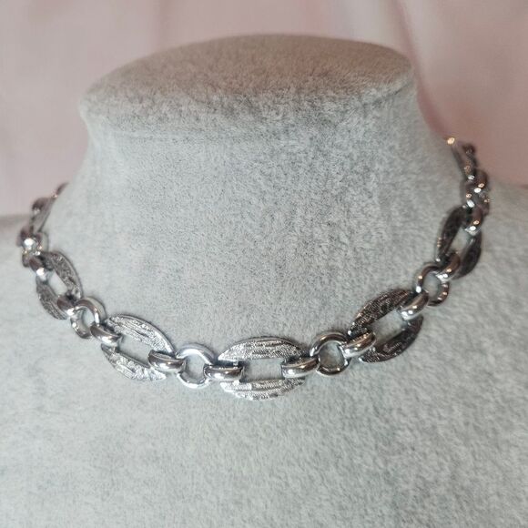 Vintage Jewelry - VTG Barclay Signed Silver Tone Textured Open Link Choker Necklace Collar 13"